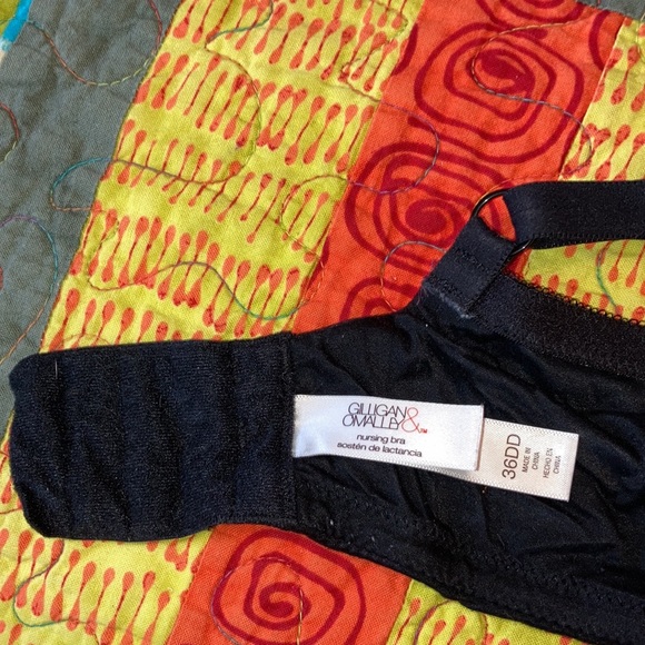 2 Gillian & O’Malley nursing bras (unlined) - Picture 5 of 8